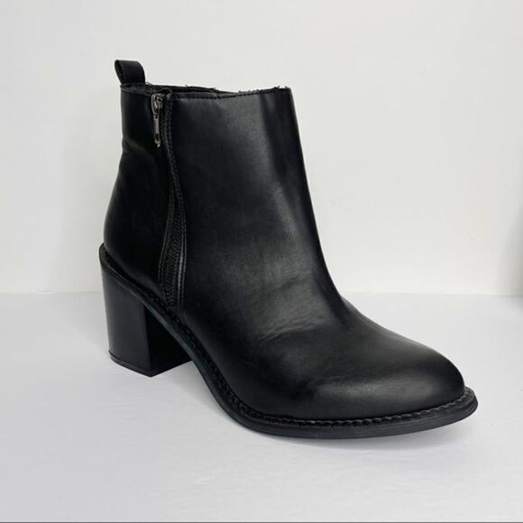 Torrid Black Ankle Boots Block Heel Black Size 11 W - Picture 2 of 13